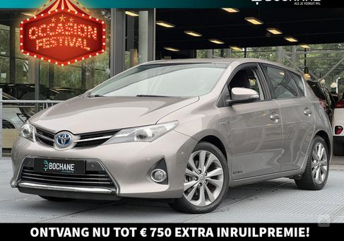 Toyota Auris, 2013