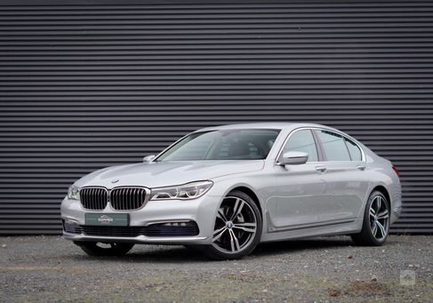 BMW 740, 2015