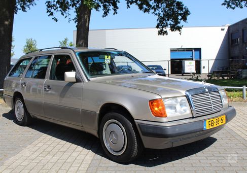 Mercedes-Benz 200, 1992