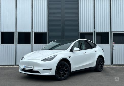 Tesla Model Y, 2021