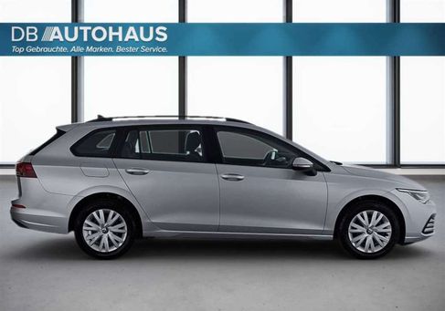 Volkswagen Golf, 2023