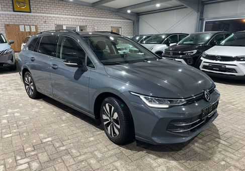 Volkswagen Golf, 2024