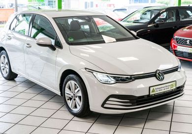 Volkswagen Golf, 2022