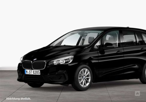 BMW 216, 2022