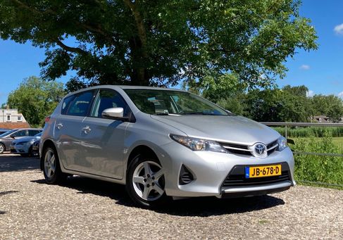 Toyota Auris, 2014