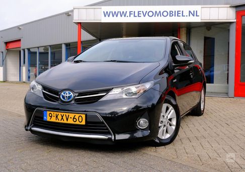 Toyota Auris, 2013