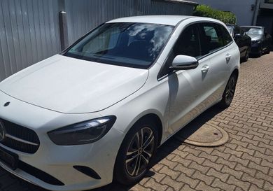 Mercedes-Benz B 180, 2025