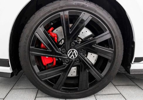 Volkswagen Golf, 2022