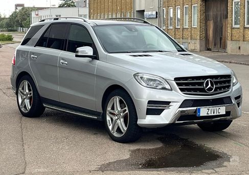 Mercedes-Benz ML 350, 2013