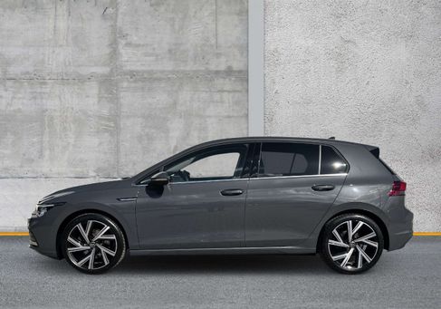 Volkswagen Golf, 2022