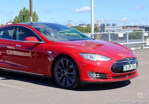 Tesla Model S, 2015