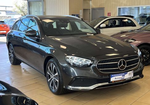Mercedes-Benz E 300, 2023