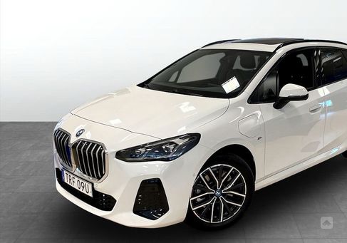 BMW 230, 2024