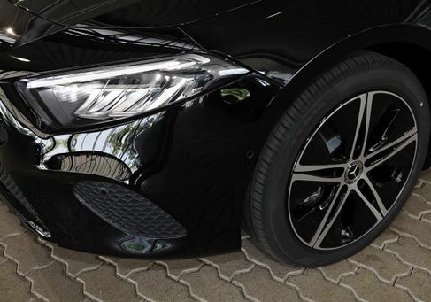 Mercedes-Benz A 200, 2025 3