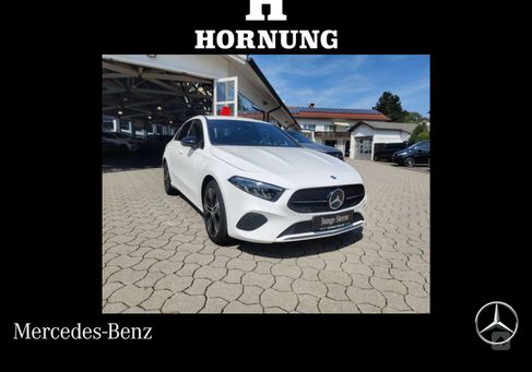 Mercedes-Benz A 200, 2023