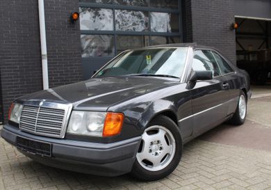 Mercedes-Benz E 230, 1993