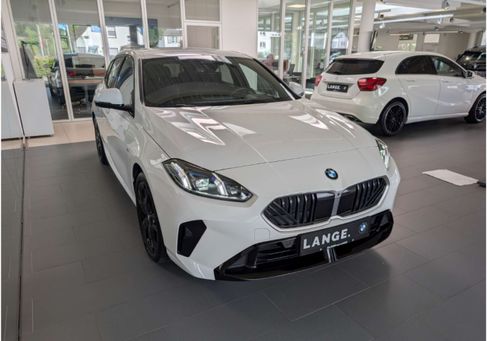 BMW 120, 2024 3