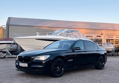 BMW 750, 2013