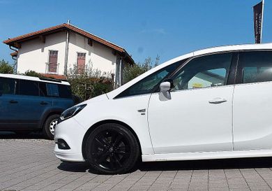 Opel Zafira, 2017