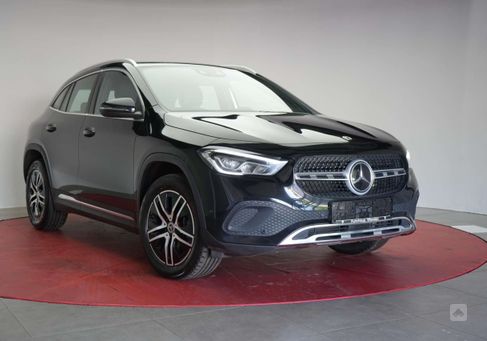 Mercedes-Benz GLA 200, 2021