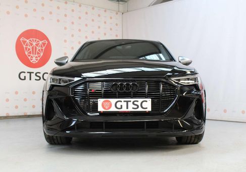 Audi SQ8, 2022