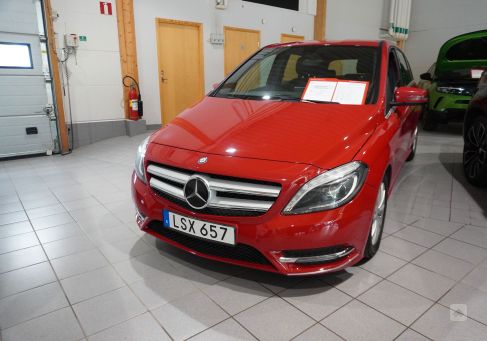 Mercedes-Benz B 180, 2015