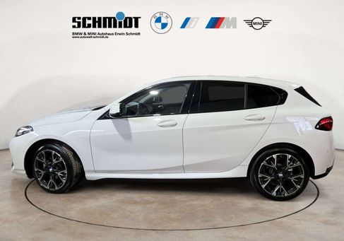 BMW 120, 2025