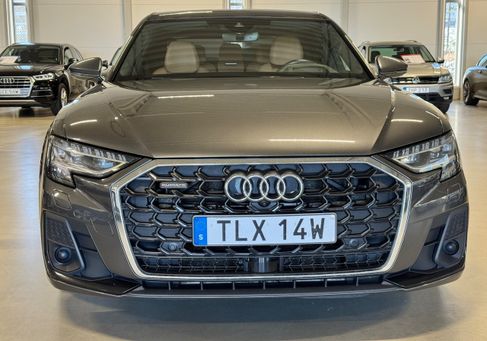 Audi A8, 2022