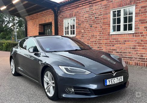 Tesla Model S, 2016