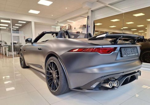 Jaguar F-Type, 2021