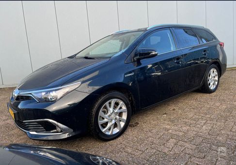 Toyota Auris Touring Sports, 2015