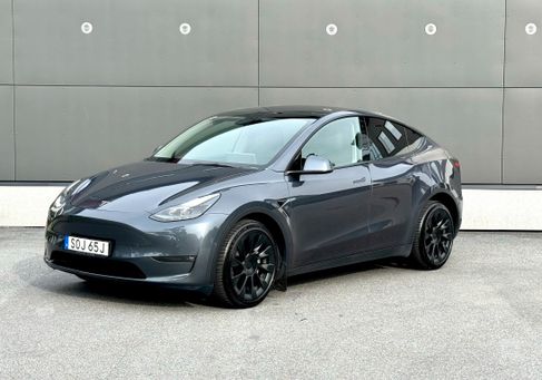 Tesla Model Y, 2021