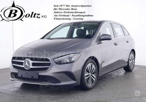 Mercedes-Benz B 180, 2022