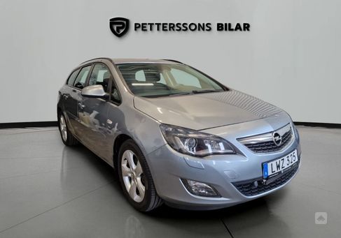 Opel Astra, 2011