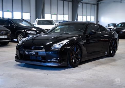 Nissan GT-R, 2010