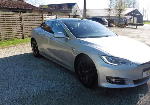 Tesla Model S, 2018