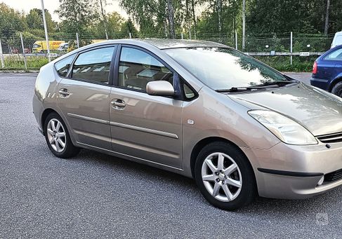 Toyota Prius, 2004