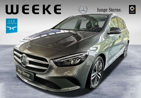 Mercedes-Benz B 180, 2022