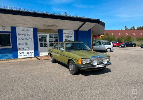 Mercedes-Benz 200, 1982