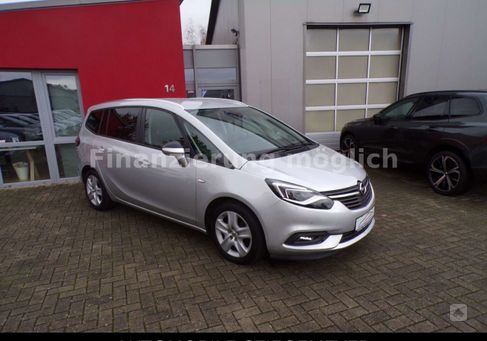 Opel Zafira, 2018