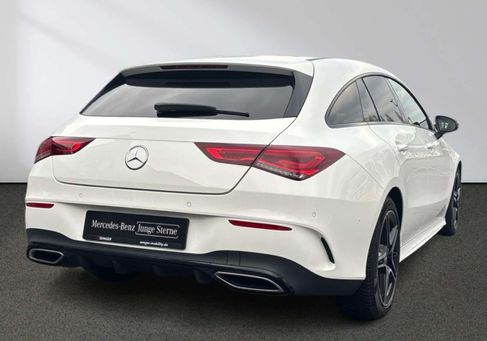 Mercedes-Benz CLA 200, 2022
