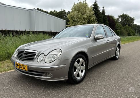 Mercedes-Benz E 240, 2002