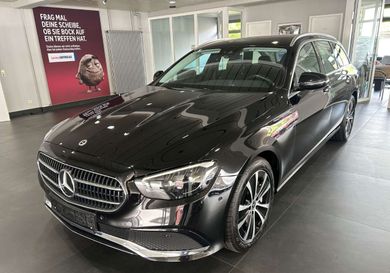 Mercedes-Benz E 300, 2022