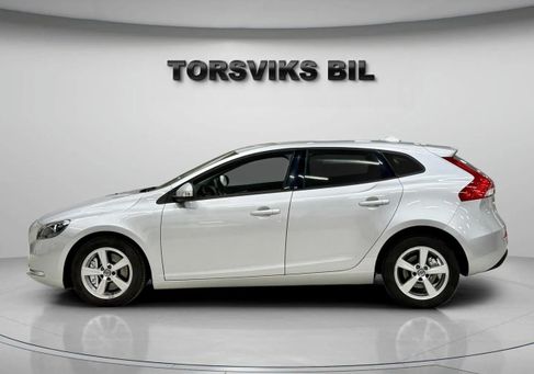 Volvo V40, 2016