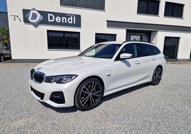 BMW 330, 2022