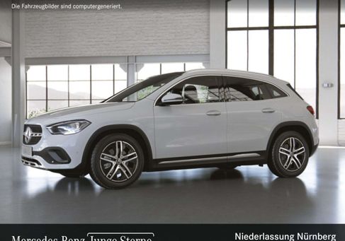 Mercedes-Benz GLA 200, 2022 3