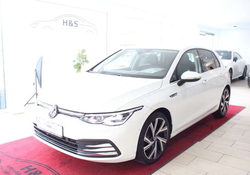 Volkswagen Golf, 2022