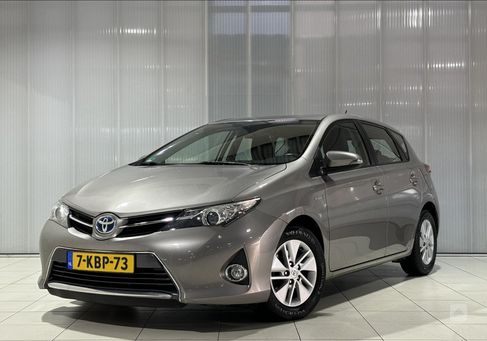 Toyota Auris, 2013