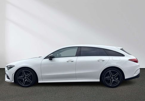 Mercedes-Benz CLA 200, 2022