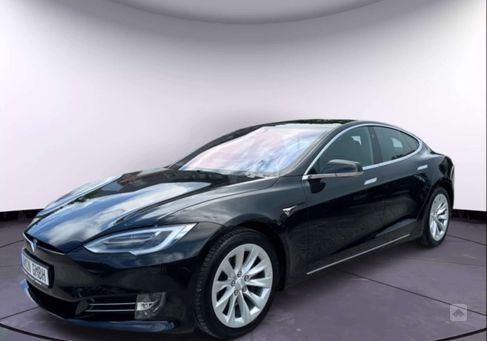 Tesla Model S, 2018